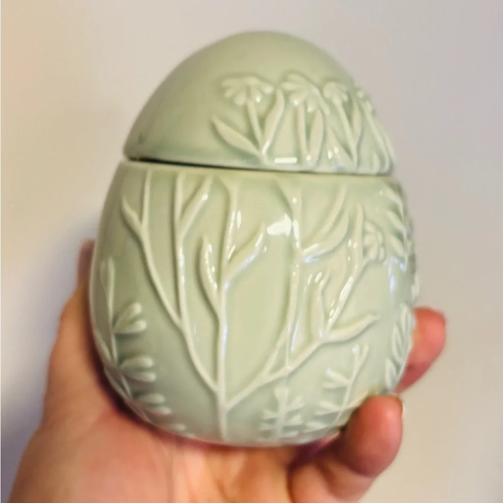 Green Ceramic Botanical Jar Candle With Lid Cottagecore Home Decor - Picture 2 of 3